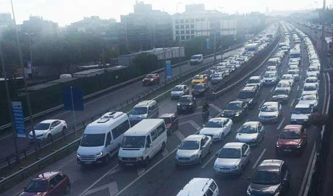 İstanbul'da trafik felç oldu!