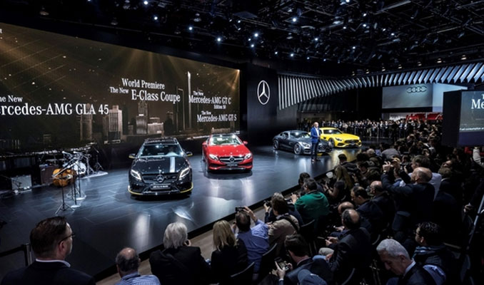 Mercedes'in yeni GLA ve E Coupesi görücüye çıktı