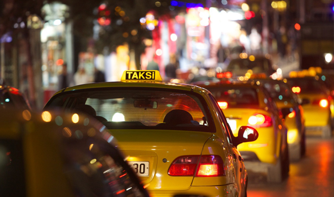 Taksicilerden Uber’e karşı ortak mücadele kararı