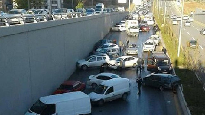 Ankara'da büyük kaza 23 araç birbirine girdi
