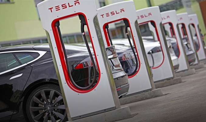 Tesla'dan ticari araçlara şarj yasağı