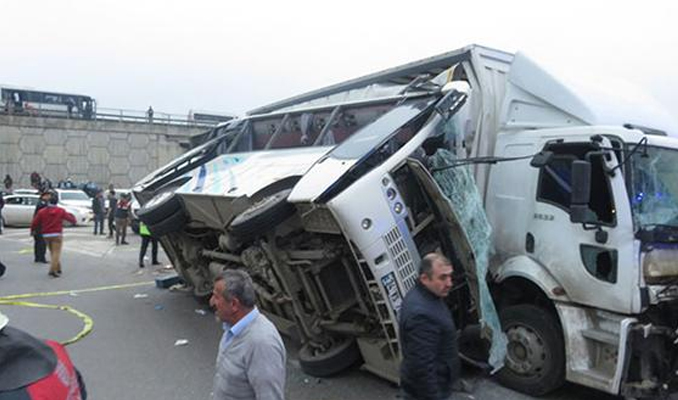 İstanbul'da feci kaza! 27 yaralı