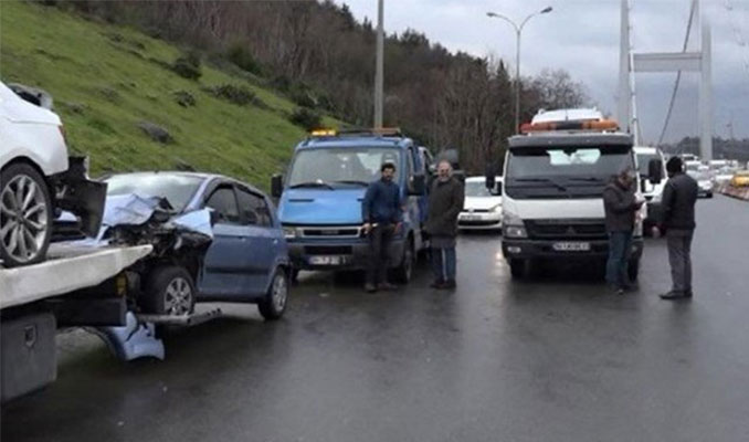 İstanbul'da 2 kaza! Trafik felç oldu