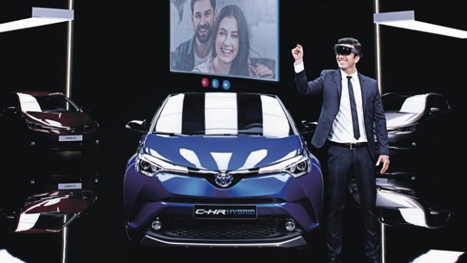 Toyota ilk 'interaktif showroom'u Türkiye’de kullanıma sunuyor