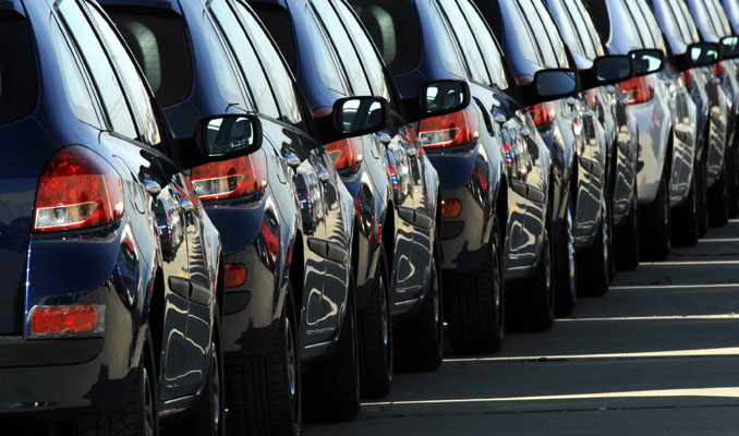 Otomobil ve hafif ticari araç pazarı yüzde 10 küçüldü