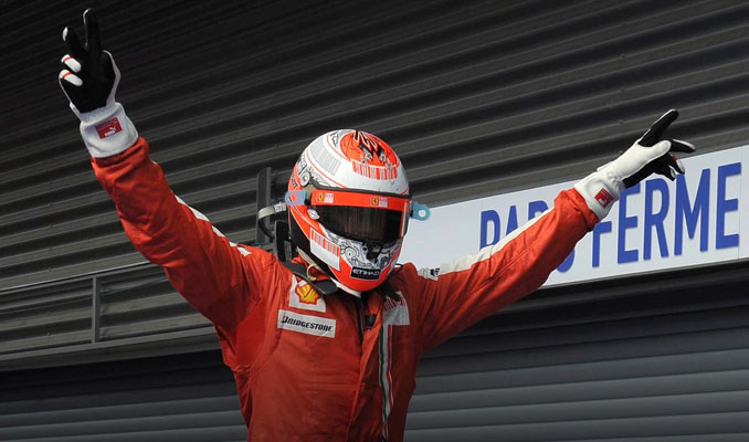 Raikkonen Ferrari ile uzattı
