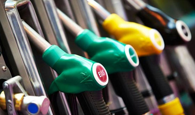 Suudi Arabistan'da benzin fiyatlarına büyük zam