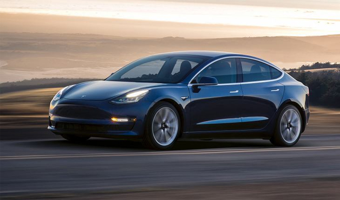 Tesla'nın o aracı rekora koşuyor