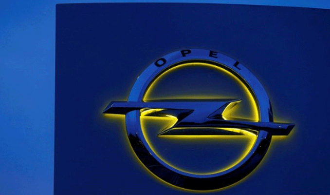 Polisler Opel'i bastı