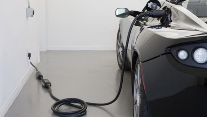 Almanya'dan elektrikli otomobil bataryasına dev bütçe
