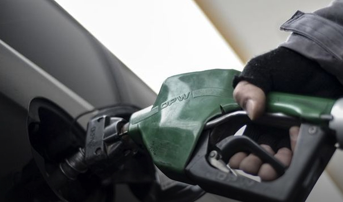 Petrol-İş: Akaryakıtta fırsatçılık yapanlar deşifre edilmeli