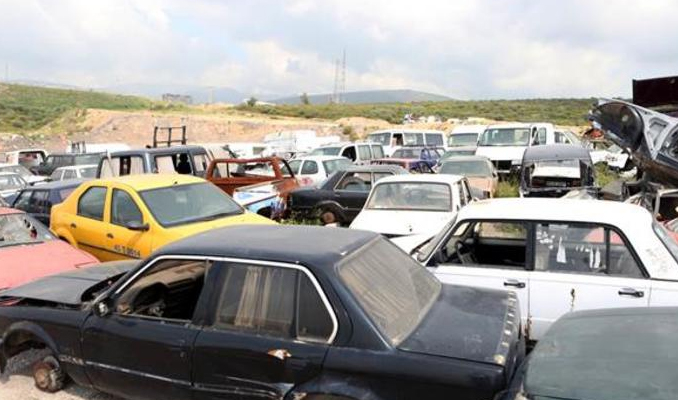 İzmir'de 'terk edilmiş araçlar' kaldırılacak