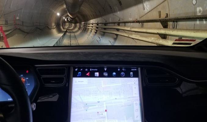 Çılgın mucit Elon Musk 'otonomlar' için ilk tünelini açtı