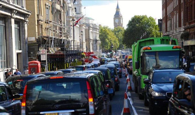 Uber Londra'daki hizmet lisansını geri kazandı