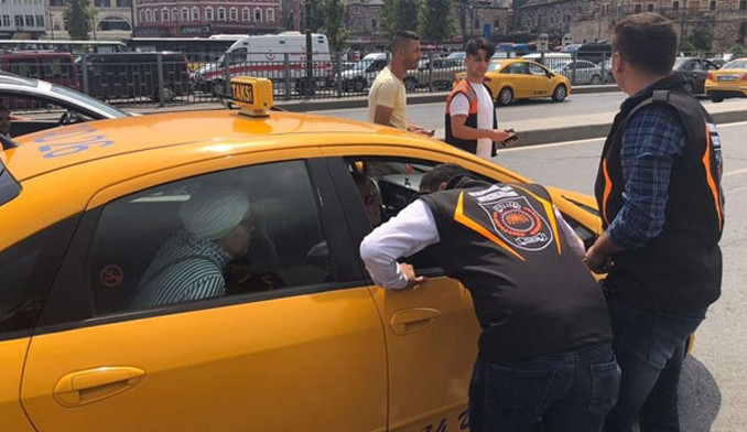 Turizm polisinden taksilere dev denetim