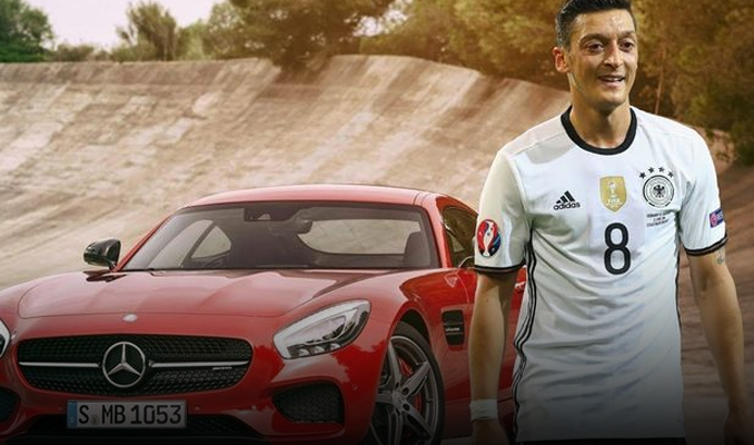 Mesut Özil'e Mercedes'ten cevap