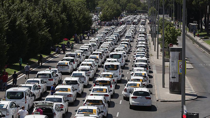 Taksicilerin Uber grevi sonuçsuz kaldı