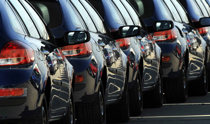 Otomobil ve hafif ticari araç satışları yüzde 53 düştü