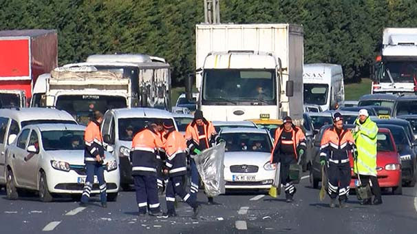Basın Ekspres'te trafiği kilitleyen kaza