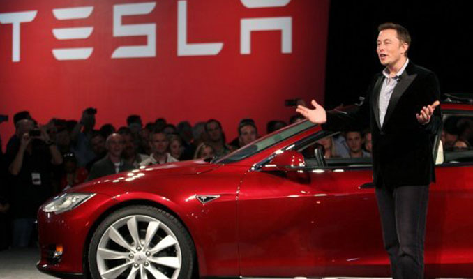 Tesla hisseleri ilk kez 300 dolar sınırını aştı