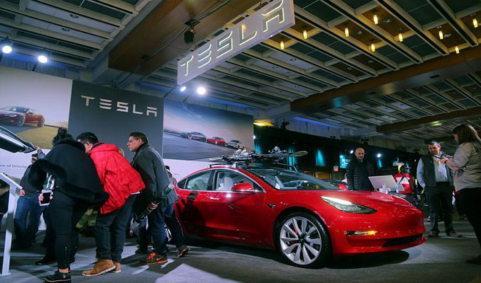 Tesla'da son 3 yılda ayrılan yönetici sayısı 40'ı geçti
