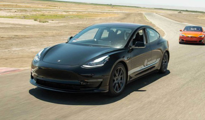 Ucuz Tesla Model 3 geliyor!