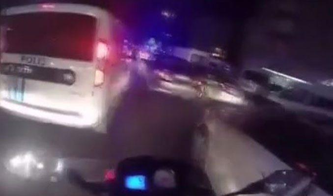 Polis, ambulansa yol vermeyen sürücüye anında müdahale etti
