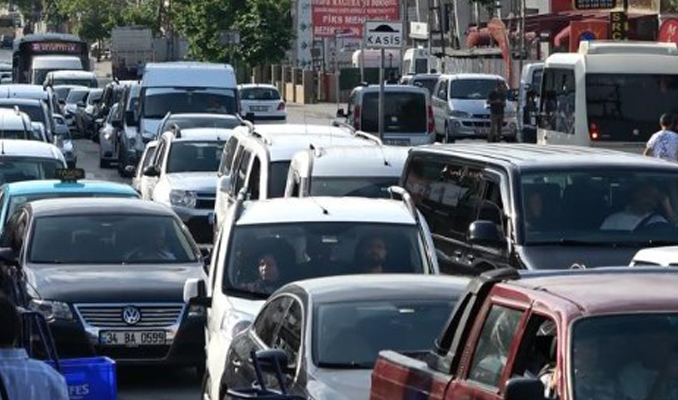 İstanbul trafiği 3.7 kilometre yavaşladı 