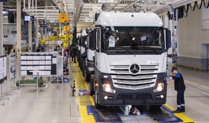 Mercedes üretime ara veriyor, Tofaş hızı yavaşlatıyor