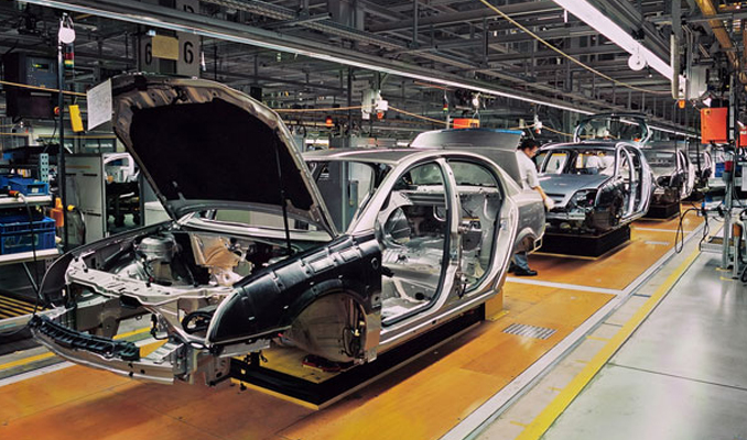 Küresel otomobil üretimi 1.4 milyon adet azalacak 
