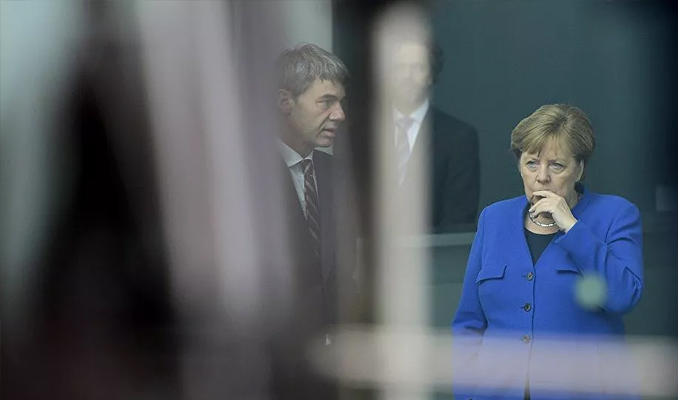 Alman otomobil üreticileri krizi Merkel ile telefonda görüştüler