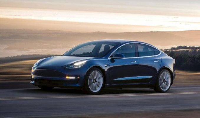 Tesla, araç içinde çocukların unutulmasını engelleyecek