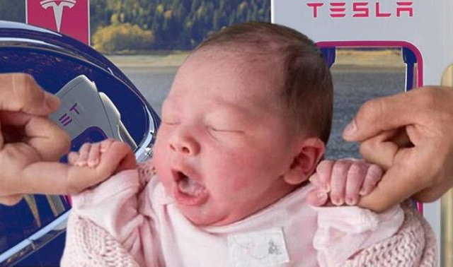 Otomatik pilotta giderken doğum yaptı: 'Tesla bebek'