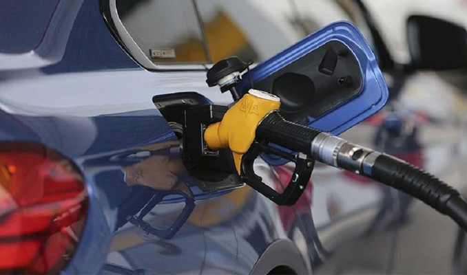 Benzin ve motorinde indirim: Pompaya yansımayacak