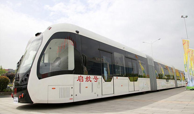 30 metre uzunluğunda otobüs