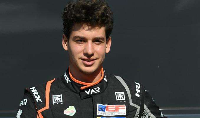 Genç Türk yarış pilotu İtalya’da zafer peşinde