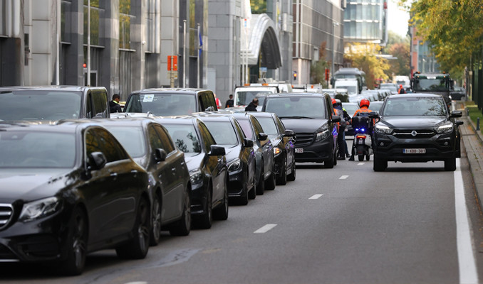 Brüksel'deki Uber sürücülerinden protesto