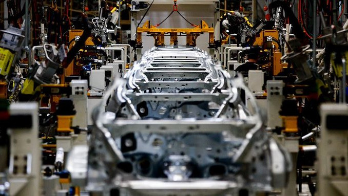 Özpeynirci: Otomotiv fabrikalarında üretim duracak