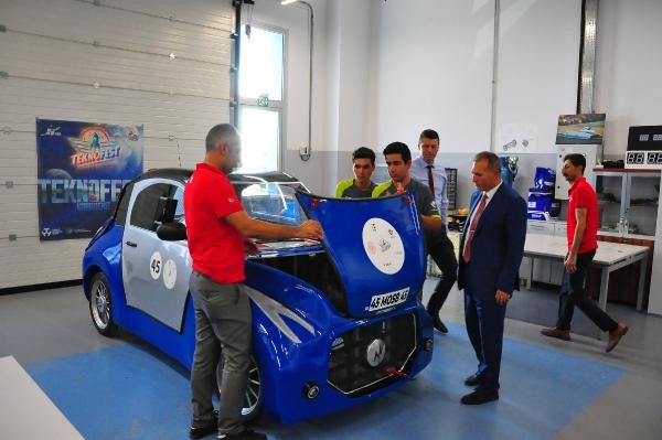 Liselilerin ürettiği elektrikli araçta hedef: Seri üretim
