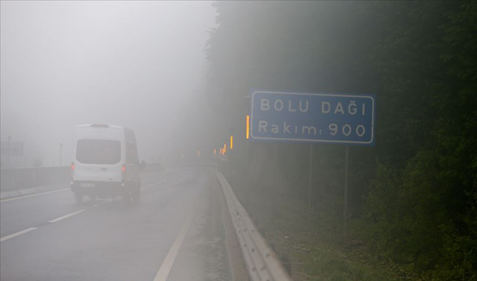 Sağanak ve sis, Bolu Dağı'nda görüşü kısıtladı