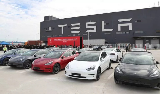 Tesla, Çin'deki 400 binden fazla otomobilini geri çağırdı