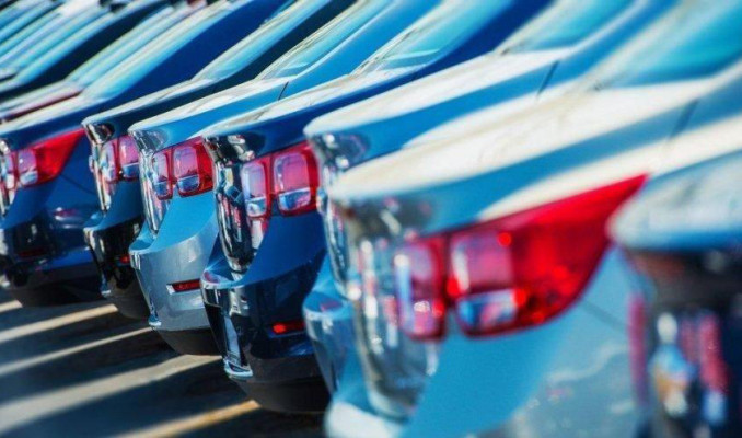 Otomobil satışlarındaki düşüş sürüyor