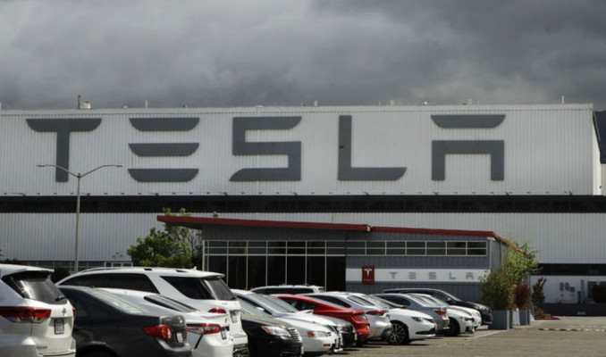 Tesla, 817 bin aracını geri çağırıyor