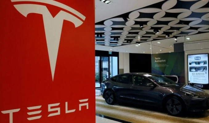 Tesla'nın Almanya'daki fabrikası çevresel endişelere karşın açıldı