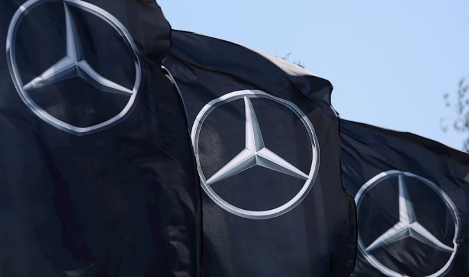 Mercedes-Benz 5.600 çalışanını tatile çıkarıyor