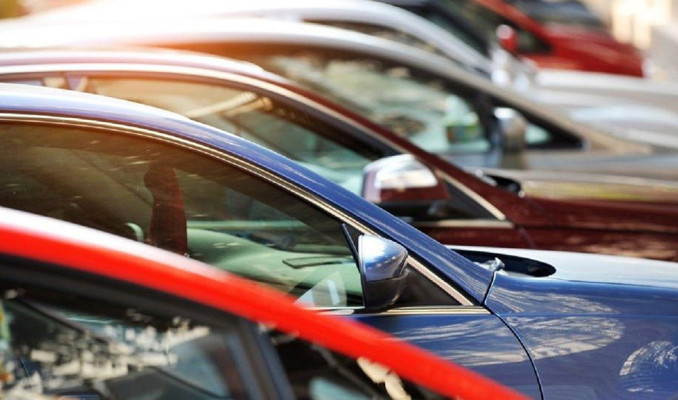 İngiltere'de yeni otomobil satışları son 24 yılın en düşük seviyesinde