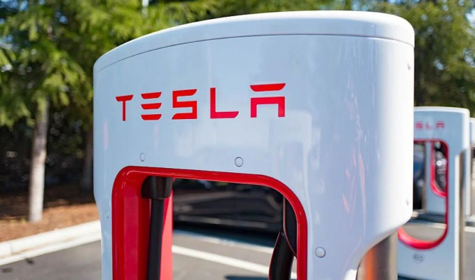 BP, Tesla'dan ultra hızlı elektrikli araç şarj ünitesi alacak