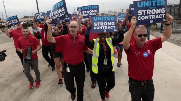 ABD'de grevci işçiler Stellantis ile anlaştı