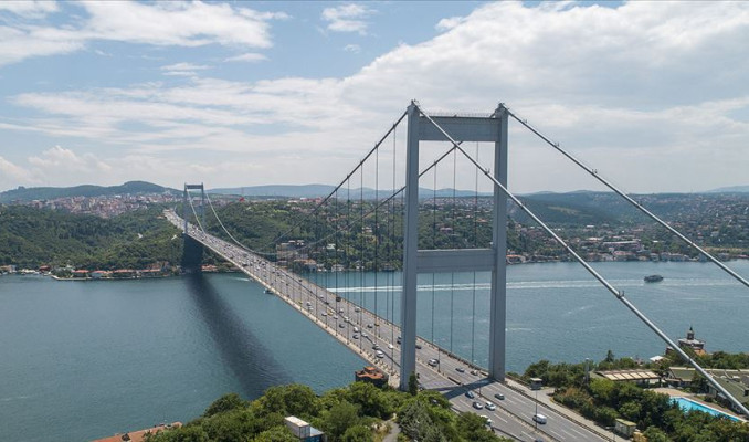 15 Temmuz Şehitler Köprüsü'nde zincirleme kaza trafiği kilitledi