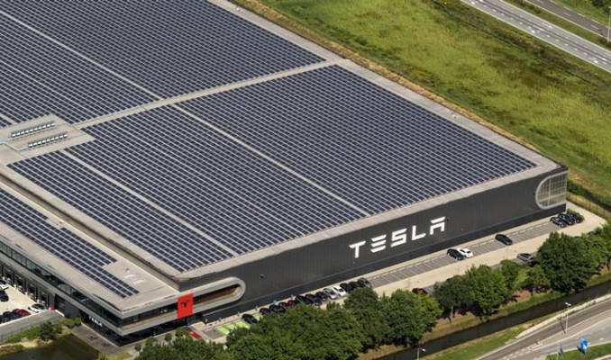 Tesla'nın fabrika genişletme planına tepki!
